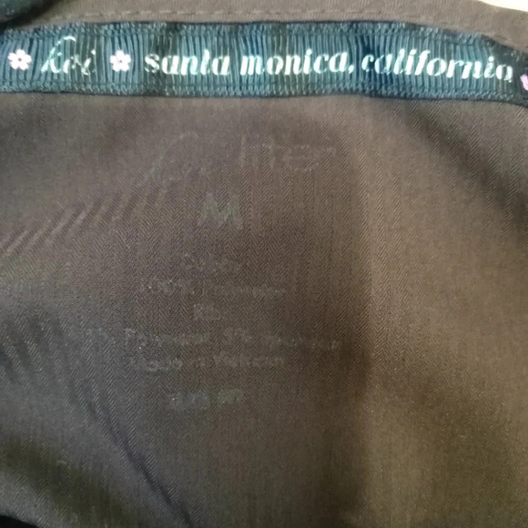 2 Koi Chocolate Brown Scrub Tops w/ Pink/Brown Double Zipper 4 Pockets Sz Medium - Picture 12 of 13